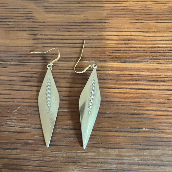 Lightweight Midcentury-look Polished Metal Earrings - Picture 3 of 3